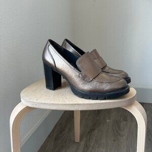 Paul Green Metallic Heeled Loafers / Size 9